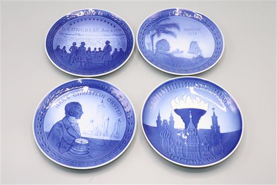 16 Royal Copehagen blue and white commemorative plates(-)